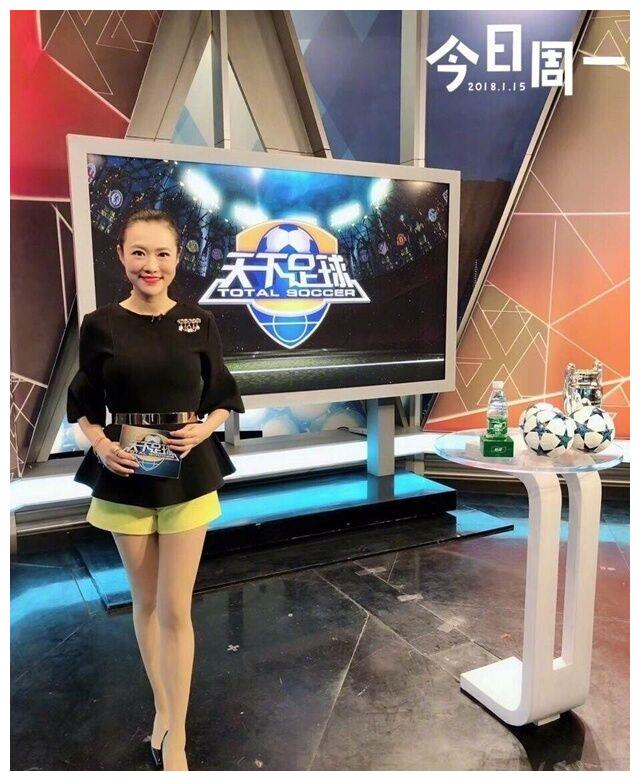 被梅西愤怒情绪感染,男搭档机智解围|朱晓雨|王曦梁|天下足球_新浪