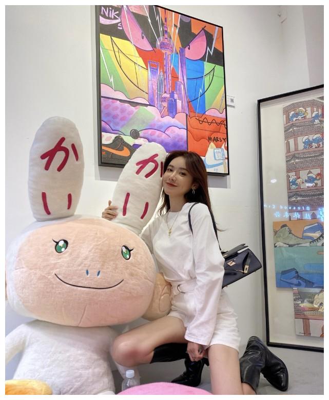 腾讯体育当家主播美娜无数宅男球迷女神却依旧被秦奋甩了