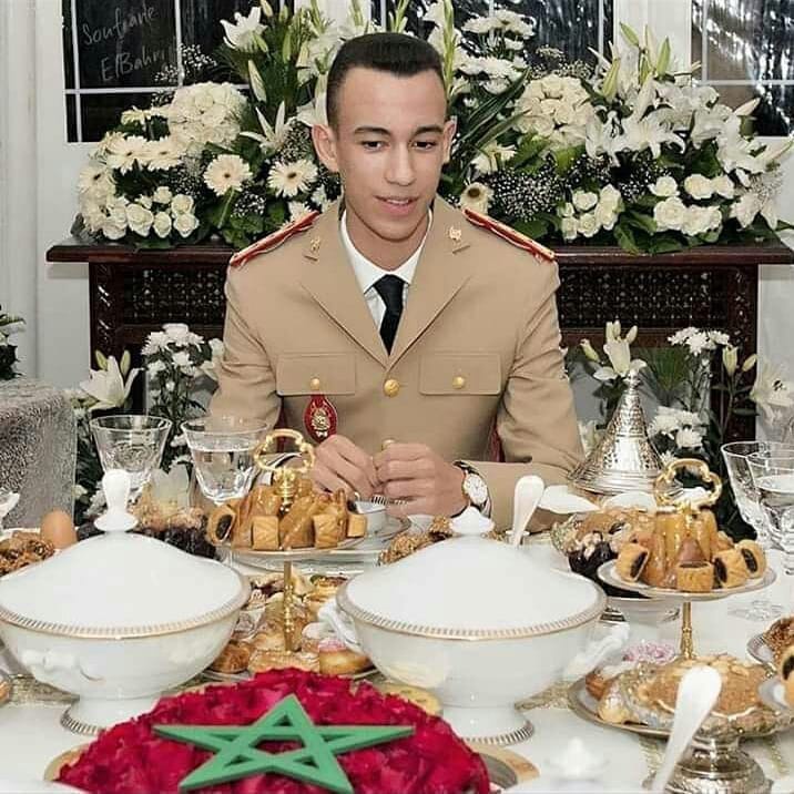 摩洛哥王储17岁生日,妈妈神秘失踪三年独自长成帅哥,身价过亿