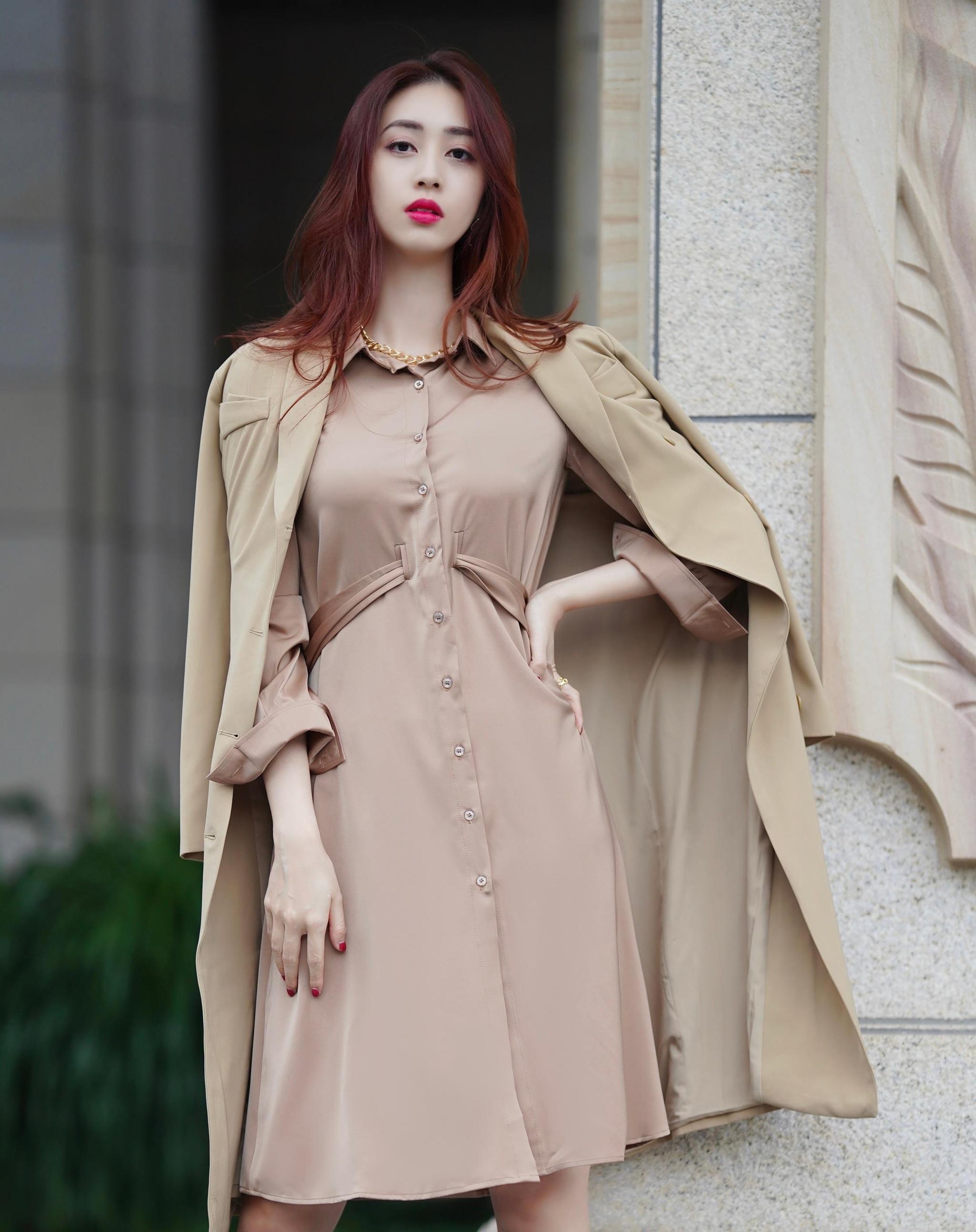 谭乔尹时装写真,气质优雅,时尚靓丽