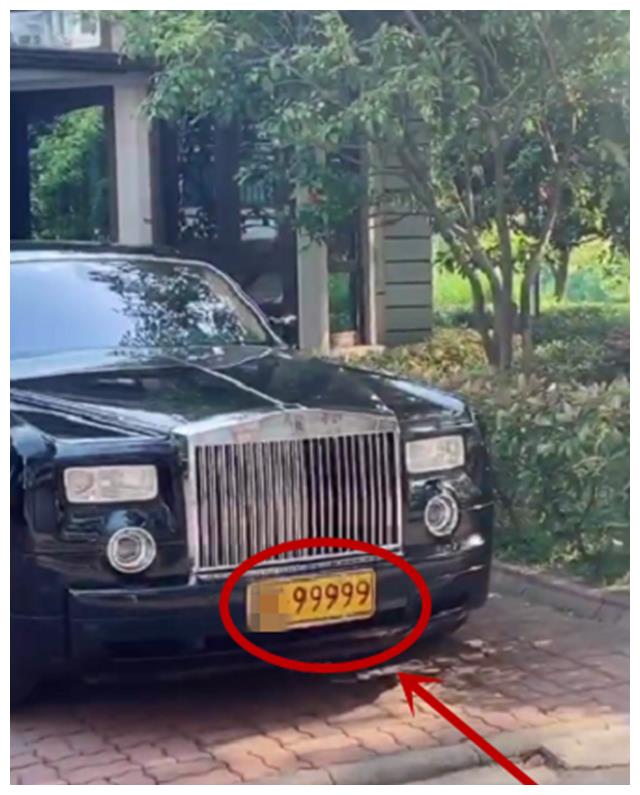 1400万劳斯莱斯挂99999黄牌,牌值7位数,车主还是某集团老总