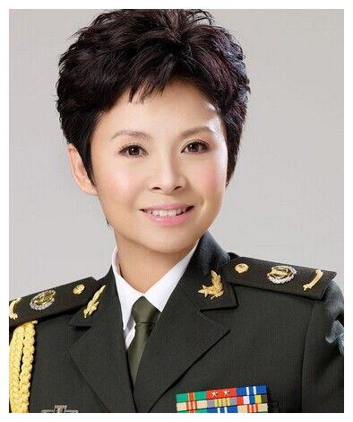 她上了13次央视春晚,意外消失10年后,56岁再登台唱哭所有人