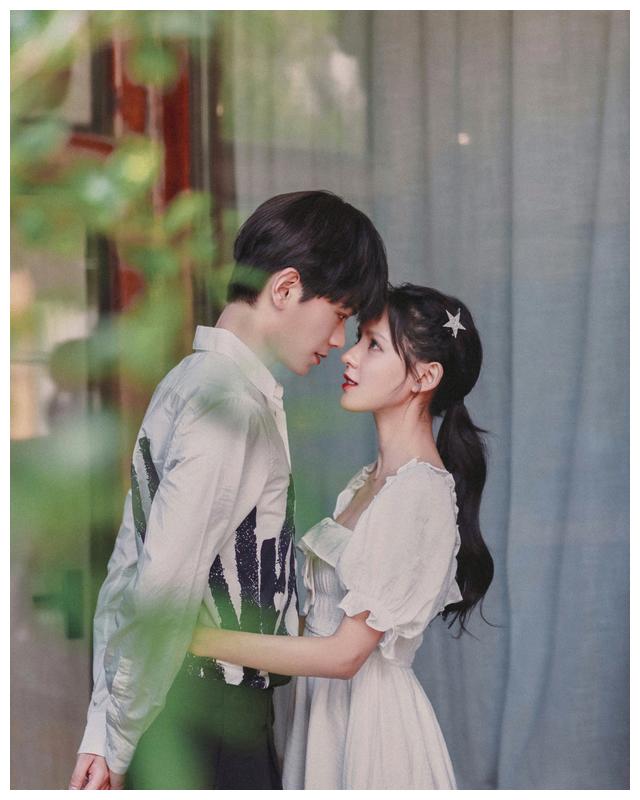 《韫色过浓》戏外甜,"成交"cp还能嗑吗|陈芊芊|韫色过浓|赵露思_新浪