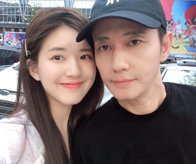 明星父母颜值有多高？胡歌爸爸绅士儒雅，赵露思爸爸酷似<a href=