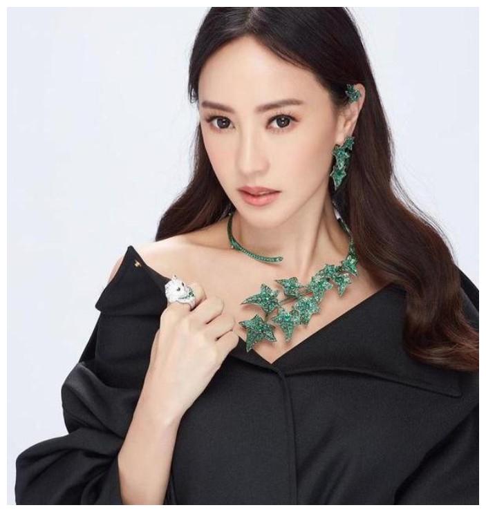 台湾名媛关颖嫁平民:一件衣服能穿8年,生三胎比产前还瘦?