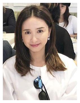 吴婉芳接受港媒采访首度承认儿子已迎娶霍家千金坦言想要低调