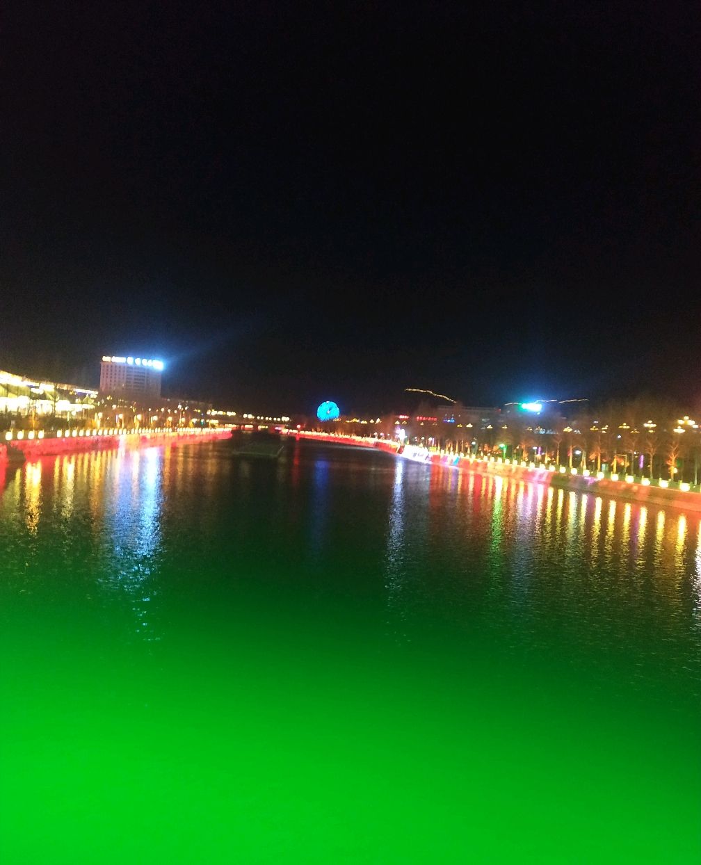 德令哈巴音河的夜色