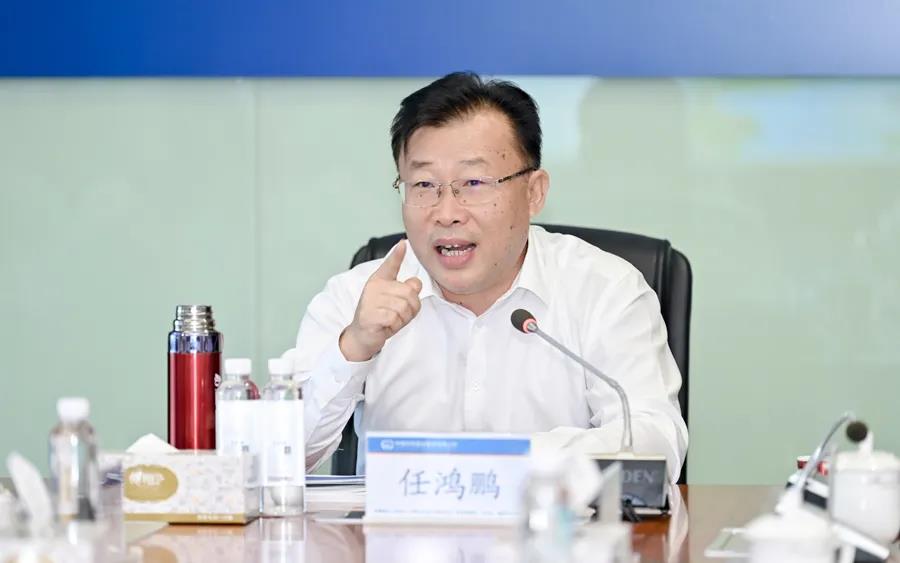 中国中铁党委常委,副总裁任鸿鹏到中铁置业西南公司调研