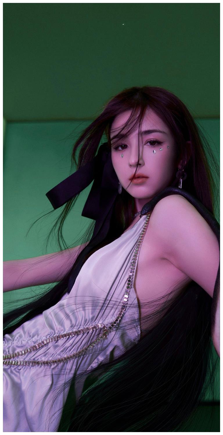 哈妮克孜青蛇白蛇双生大片美与媚之间自带异域风情