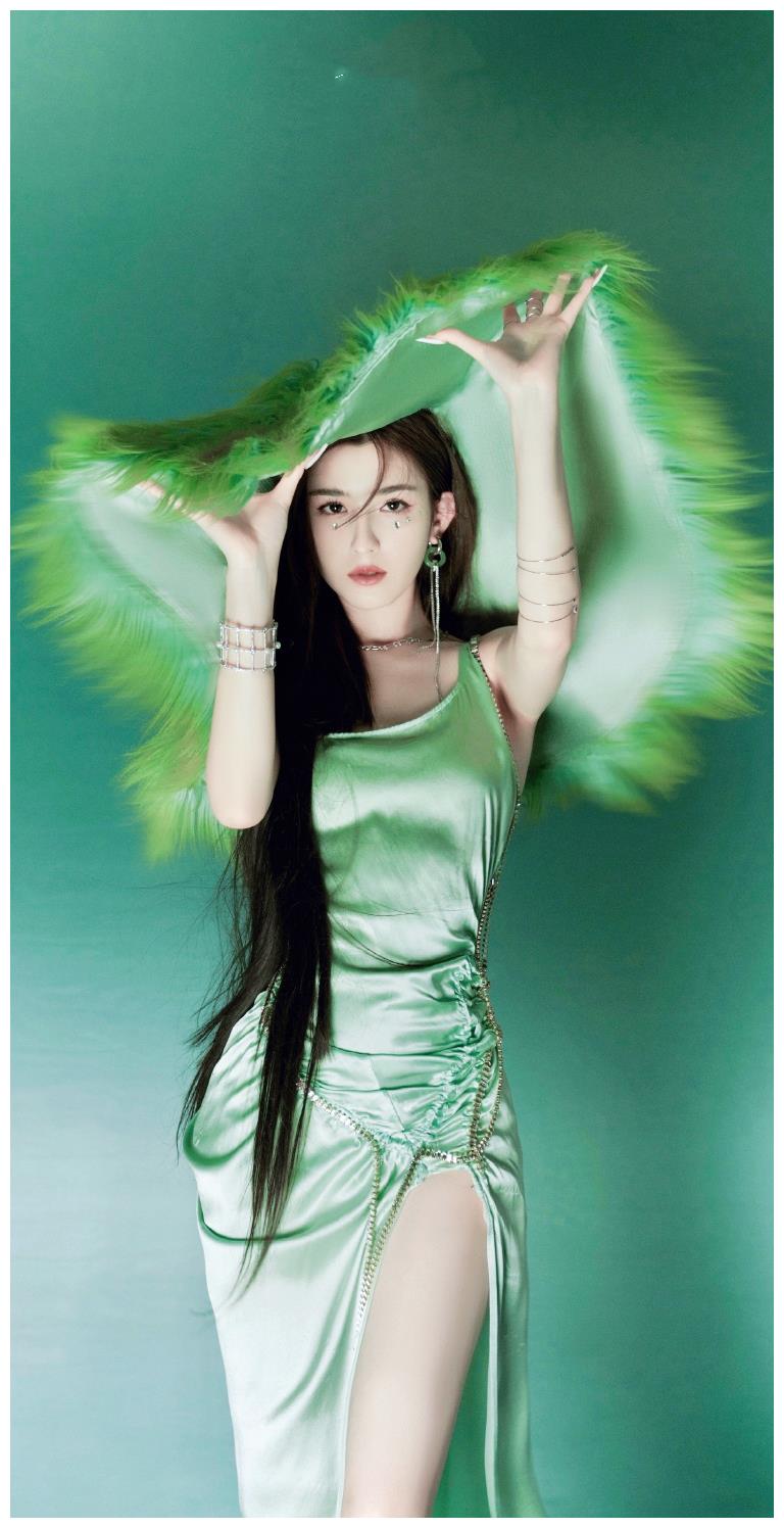 哈妮克孜青蛇白蛇双生大片美与媚之间自带异域风情