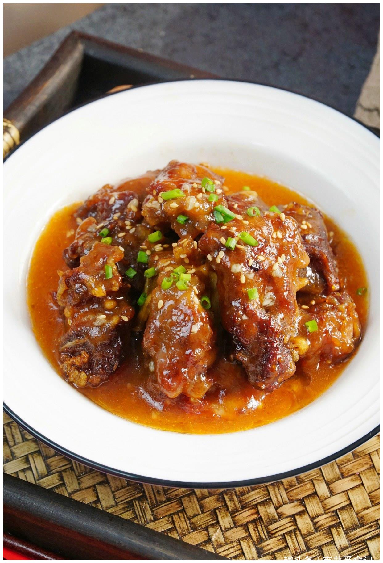 河南的"排骨扣碗",碰上有多少吃多少,要不是太贵,天天吃不够