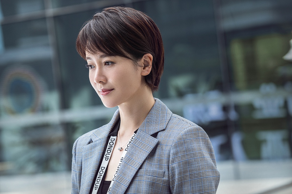 如果岁月可回头开播左小青演绎职场女性气质获赞