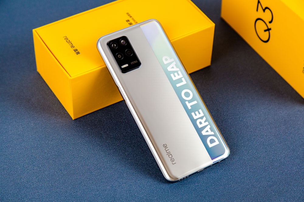 谁能不爱张扬不羁的性格realmeq3迷幻银图赏