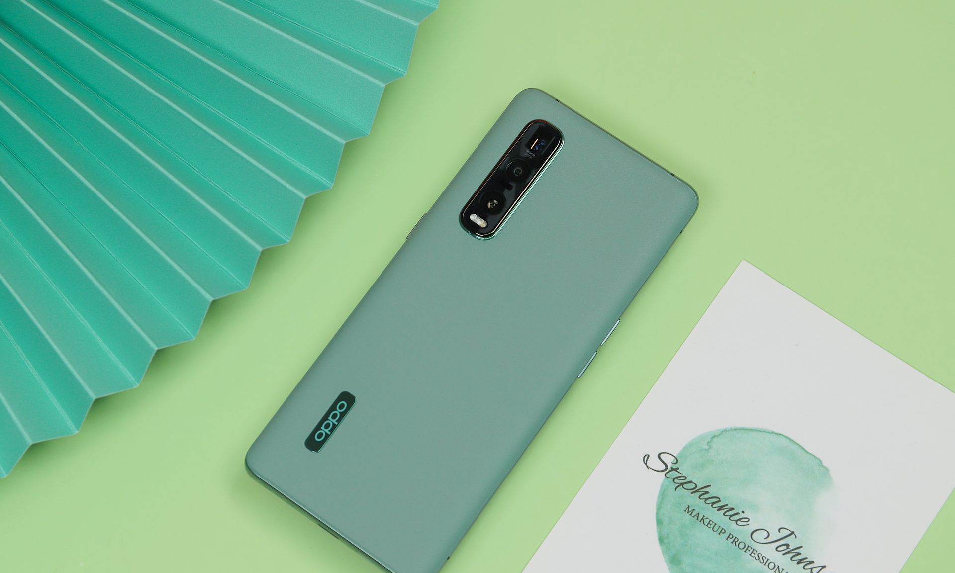 find x2 pro竹青色图赏 淡淡的一抹绿意