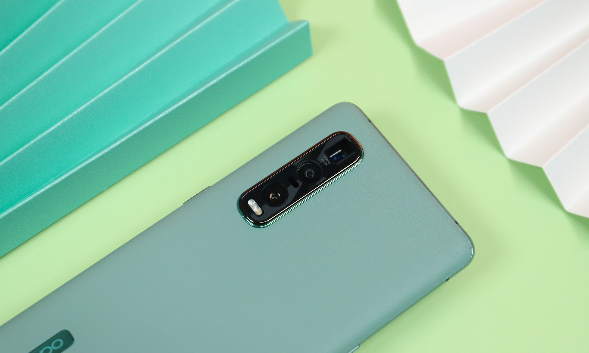 findx2pro竹青色图赏淡淡的一抹绿意