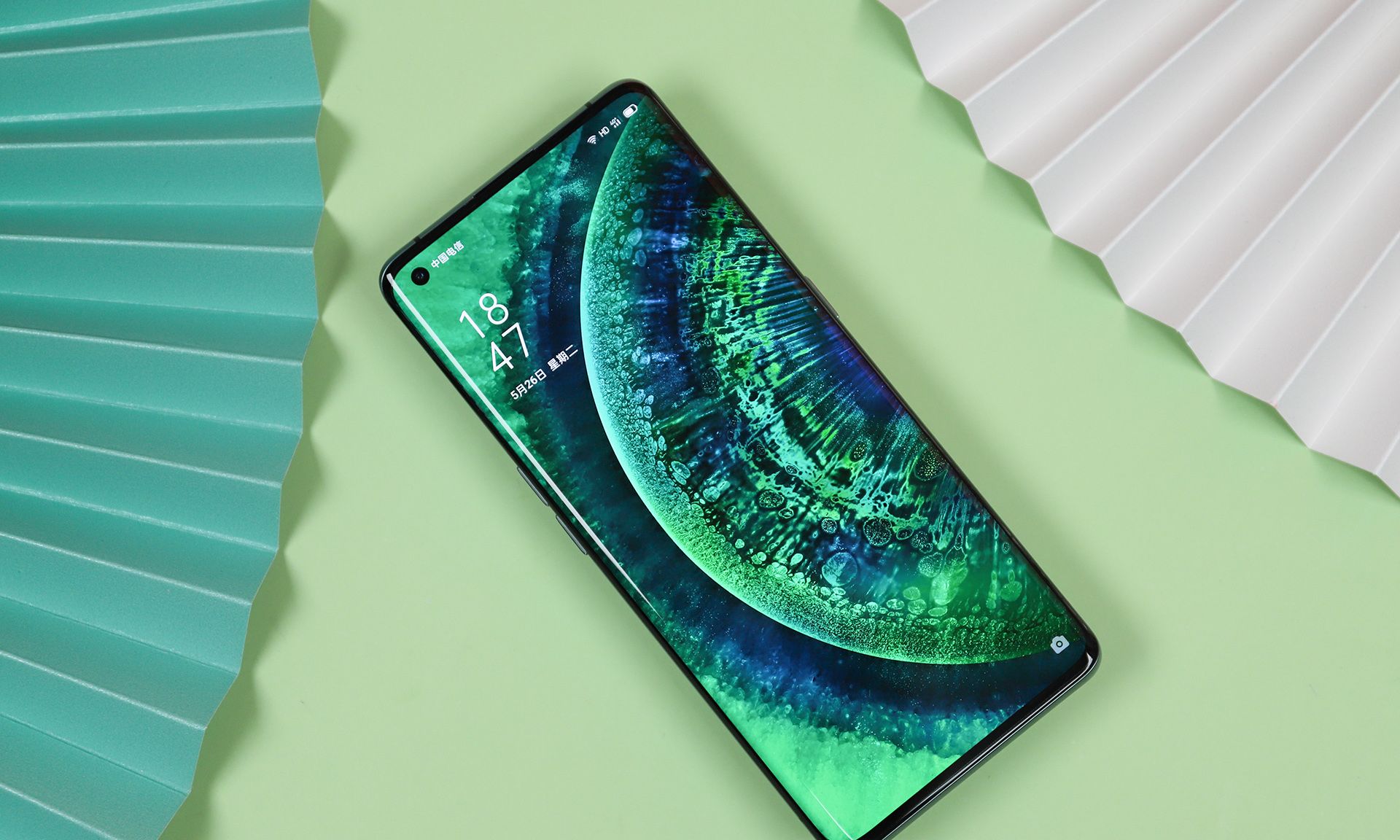 find x2 pro竹青色图赏 淡淡的一抹绿意