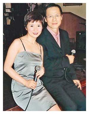 让有夫之妇动心的罗大佑,耽误李烈12年,转身却抱小13岁娇妻回家