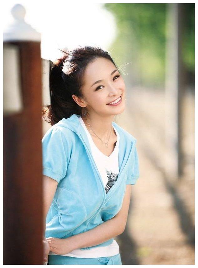 18岁一举成名谋女郎出身似章子怡被甩二次今30岁成这样