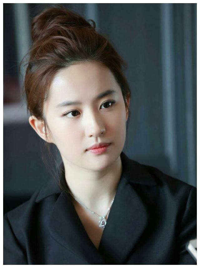 10位女明星丸子头大赏杨颖精致热巴可爱直到遇见鞠婧祎