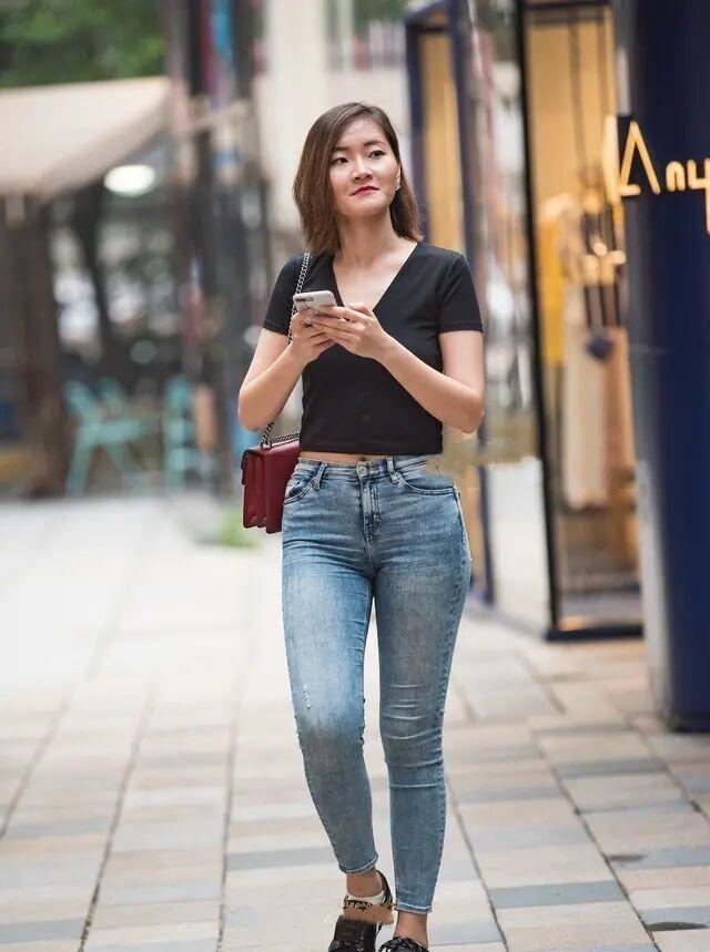 把这款漂亮的瑜伽裤换上，酷炫又不失甜美，堪称示范模板休闲区蓝鸢梦想 - Www.slyday.coM