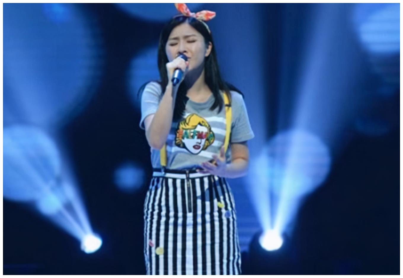 歌手关诗敏自曝月胖20斤经纪人逼她吃减肥药导致健康出问题