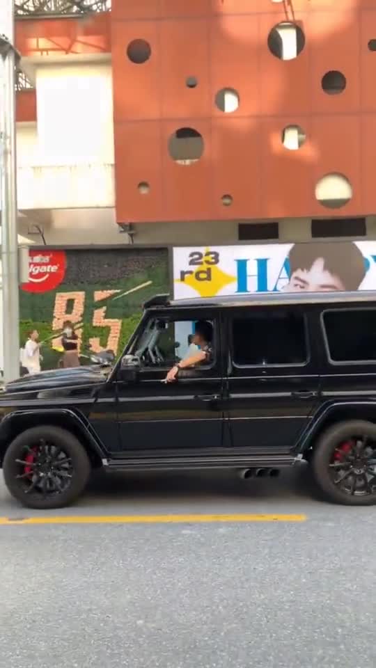 大g的副驾驶,果然不是一般人能坐的,开过去我心跳加速了_手机新浪网