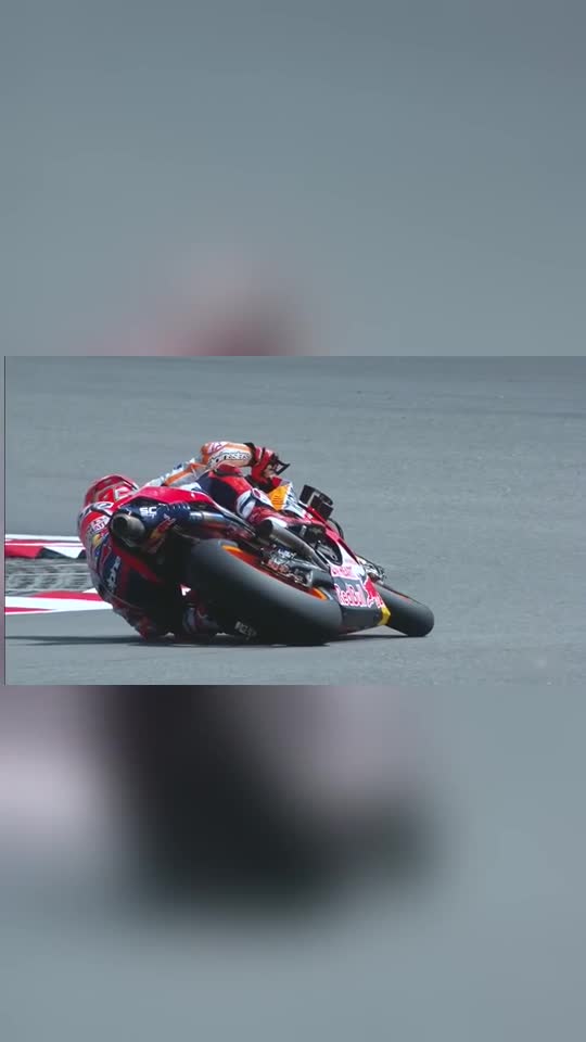 93马奎斯压弯都用胳膊肘撑着嘛