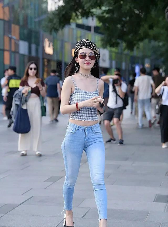 把这款漂亮的瑜伽裤换上，酷炫又不失甜美，堪称示范模板休闲区蓝鸢梦想 - Www.slyday.coM