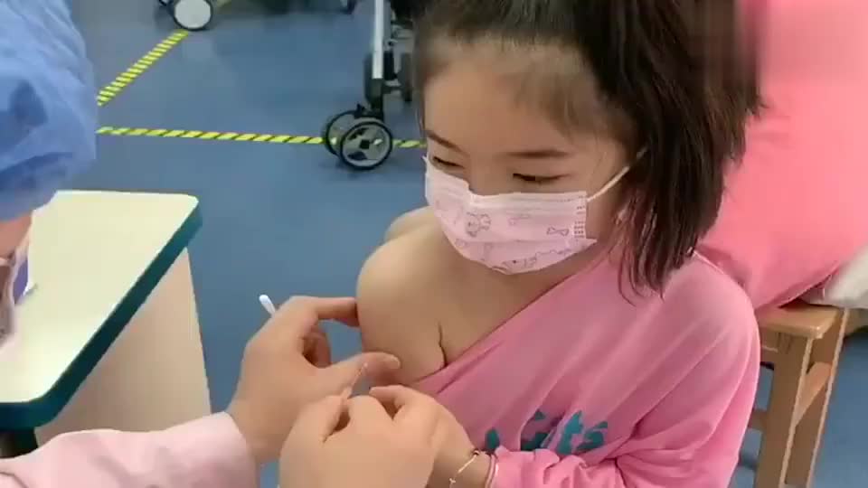 萌娃:女儿是整个医院唯一打针不哭的小朋友,太坚强了