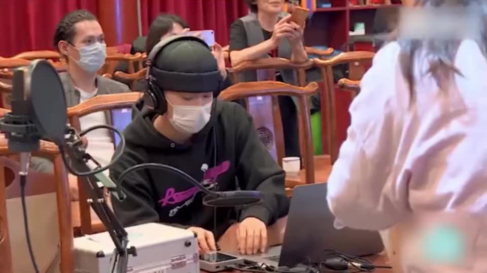 00:00 01:00 01:00 为您推荐: 蒲剧老艺人李琴娥,李美琴老师《铡美案