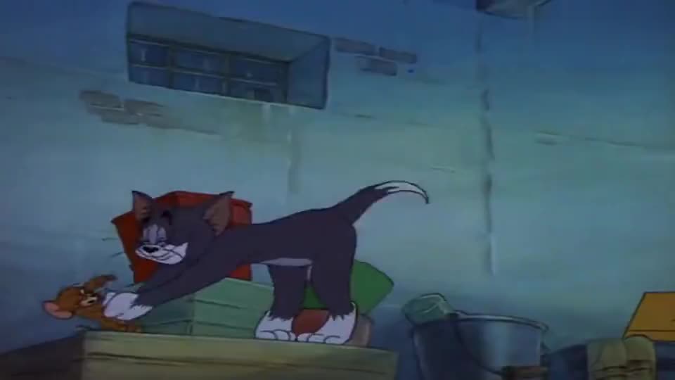 猫和老鼠:杰瑞看到喝醉酒的汤姆,真是不知道怎么办,太闹人了!