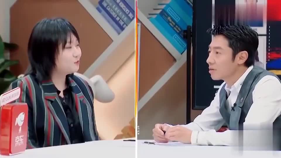 李雪琴遇上撒贝宁:两个北大校友一开场就"凡尔赛"!何炅都看不