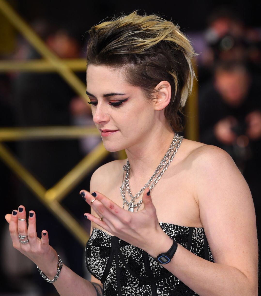 时间11月20日,电影新版本《霹雳娇娃》在伦敦举行首映,主演k帅kristen