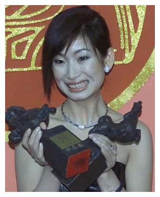 在真人秀毁演员的时代,中戏96级明星班都沦陷了,她成唯一的清流休闲区蓝鸢梦想 - Www.slyday.coM 在真人秀毁演员的时代,中戏96级明星班都沦陷了,她成唯一的清流休闲区蓝鸢梦想 - Www.slyday.coM