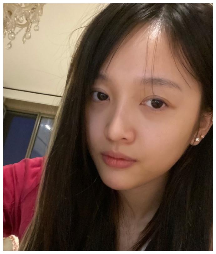 吴宣仪晒素颜照,生图与化妆对比有多大?网友:是不是翻车了?