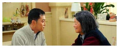 自从公公因病走了之后,婆婆越发觉得孤单,多次暗示过想要跟儿子一起住