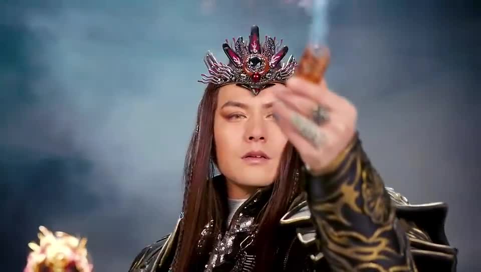 幻城:渊祭用元气养隐莲,不料莲姬一眼看出端倪,真是人美智商高