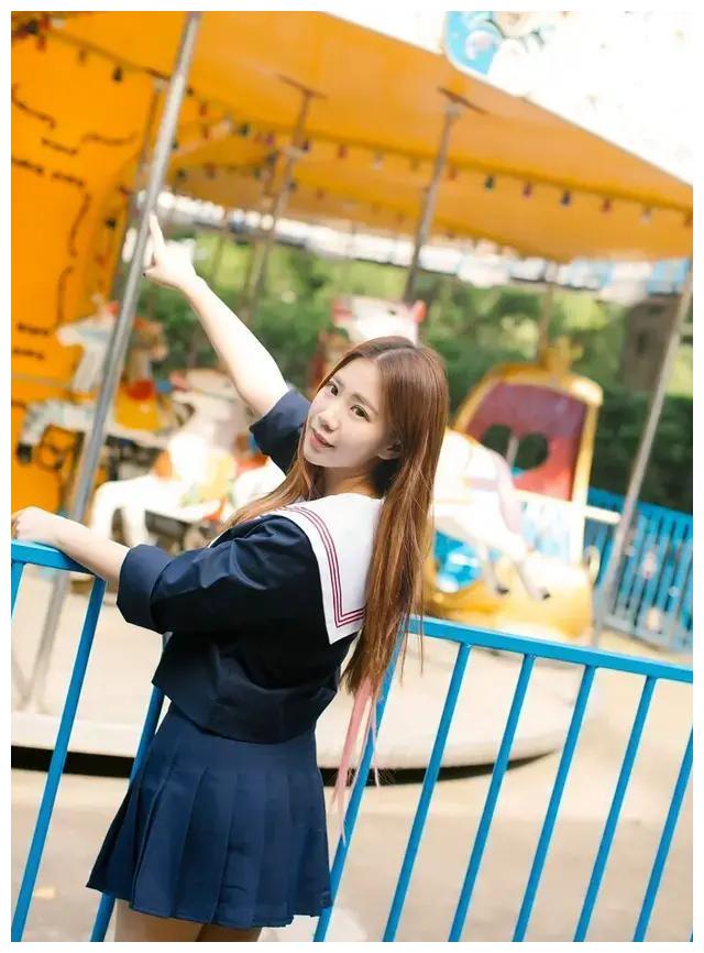 来和学妹一起喝奶茶,谈人生