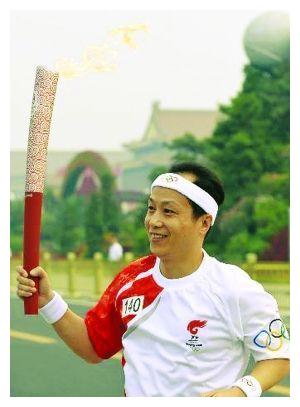 罗京的工作安排也开始多了起来,他也开始参加春晚的一些节目,罗京也