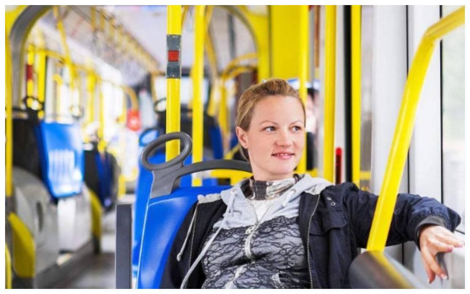 孩子地铁上没让座，被老人大骂没教养，宝妈霸气回怼被所有人夸赞休闲区蓝鸢梦想 - Www.slyday.coM