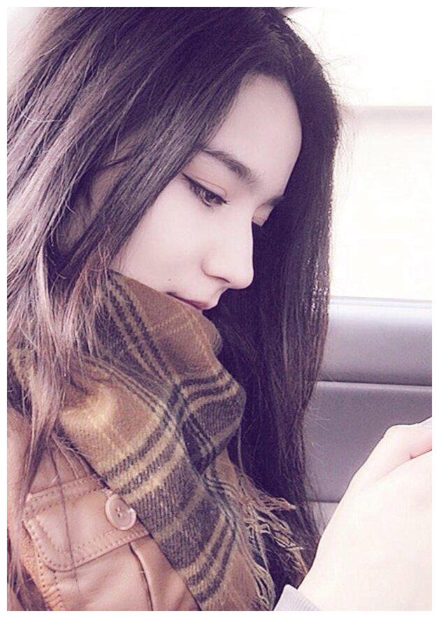 中戏校花代斯,素颜近照曝光,浓妆淡抹下,显得很漂亮,很有气质|代斯