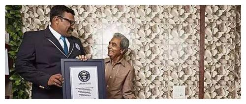 大爷66年没剪指甲，将9米长指甲捐给博物馆后，手指有了新的变化休闲区蓝鸢梦想 - Www.slyday.coM