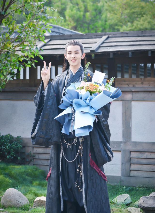 大巫也是一个可爱的人啊,范津玮的笑容真的太好看了,帅气更阳光_高清