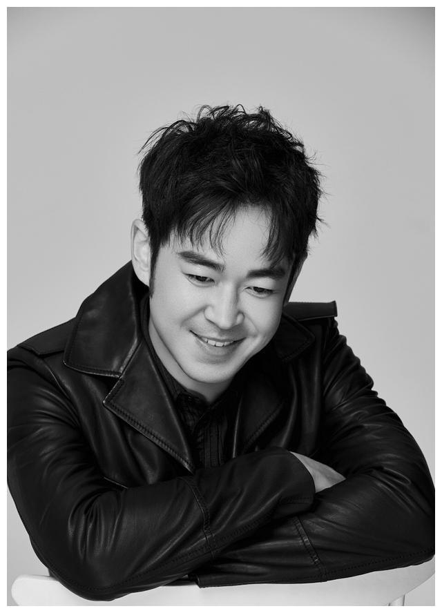 《安家》的穷小子小楼,也有男主高光时刻,曾和老板娘张萌演情侣