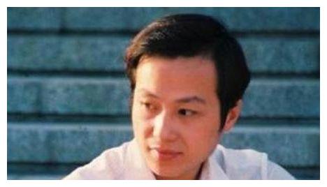 央视主播罗京逝世12年，妻子改嫁富商儿子成人，墓地铜像一尘不染休闲区蓝鸢梦想 - Www.slyday.coM