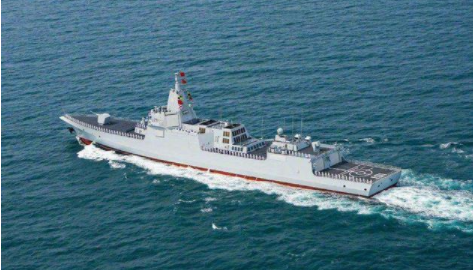 由此可知,现役最先进,最厉害的驱逐舰也就是最近服役的055型万吨级