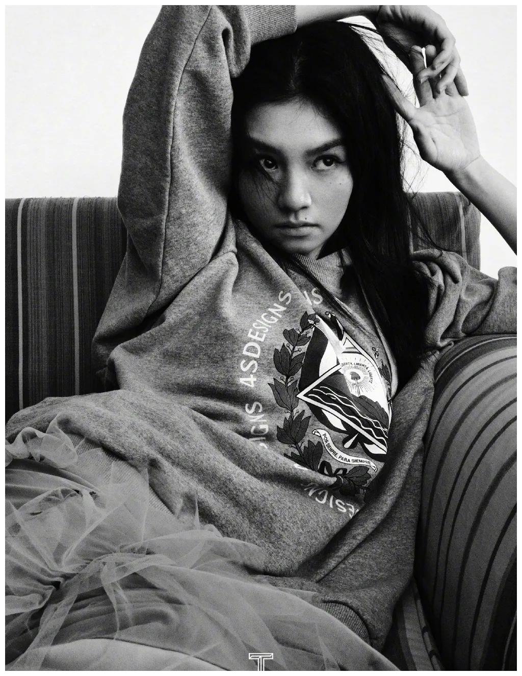 组图:金像奖影后春夏《t》杂志9月刊封面大片