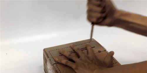 人性到底多可怕?她将身体麻醉后任人处置,路人的举止让她害怕休闲区蓝鸢梦想 - Www.slyday.coM 人性到底多可怕?她将身体麻醉后任人处置,路人的举止让她害怕休闲区蓝鸢梦想 - Www.slyday.coM