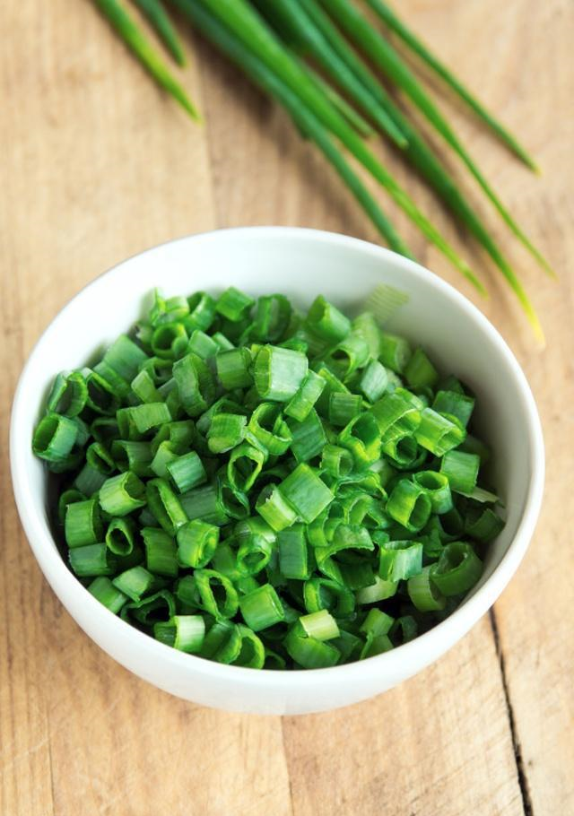 香葱放两天就发黄大厨分享妙招这样做放一个月照样新鲜