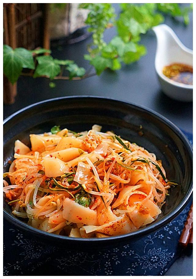 隔壁卖凉皮的老婆婆,教我这样自己拌凉皮,味道还真不错__财经头条